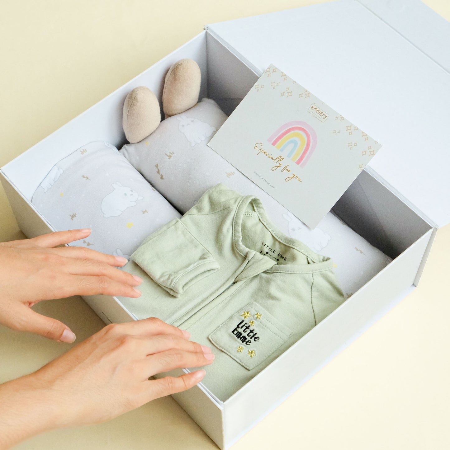 Bun Bun Sleep and Snuggle Giftset - Sage Green (U.P. $140.90)