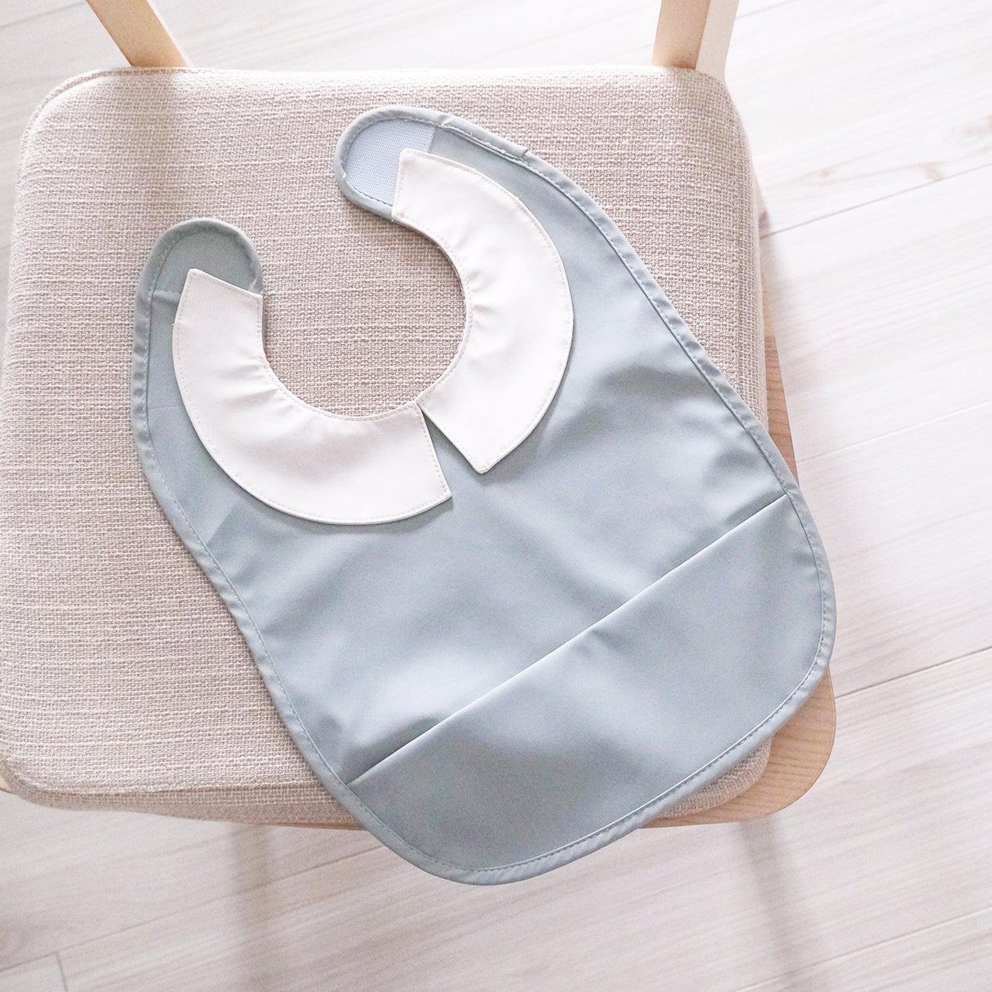 Little Emme Classic Bib - Green with White Collar