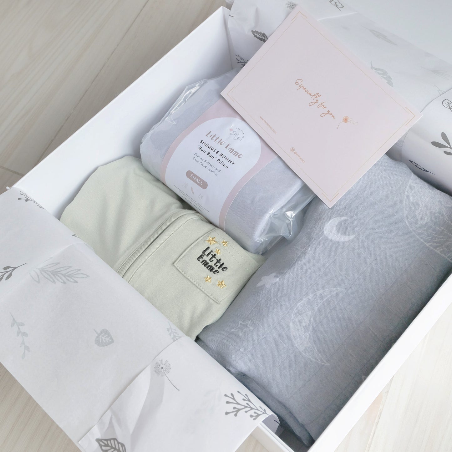 Luxurious Sleep and Snuggle Giftset - Sage Green